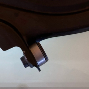 ENTRETOISE MAINTIEN SILENBLOC TRIANGLE pour Mégane 2RS & RS DCI